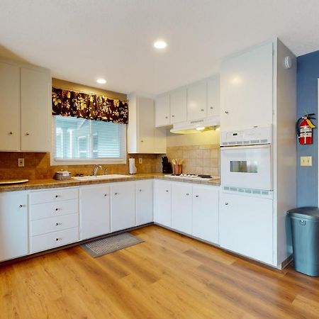 Dean Getaway Villa Eureka Bagian luar foto